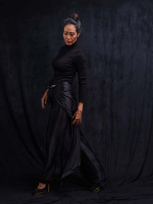 Trouser with Tie in Black