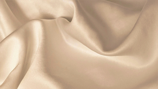 Why Silk is the Perfect Holiday Gift: Elegance Meets Comfort
