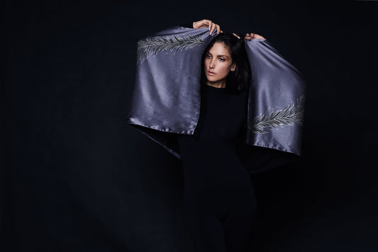 What Makes a Scarf Truly Luxurious? A Buyer’s Guide